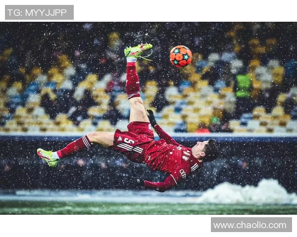 莱万重返老东家引发拜仁球迷愤怒纷纷指责其忘恩负义